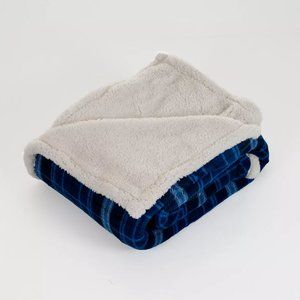 Eddie Bauer Blue White Plaid Sherpa Throw, 60x70